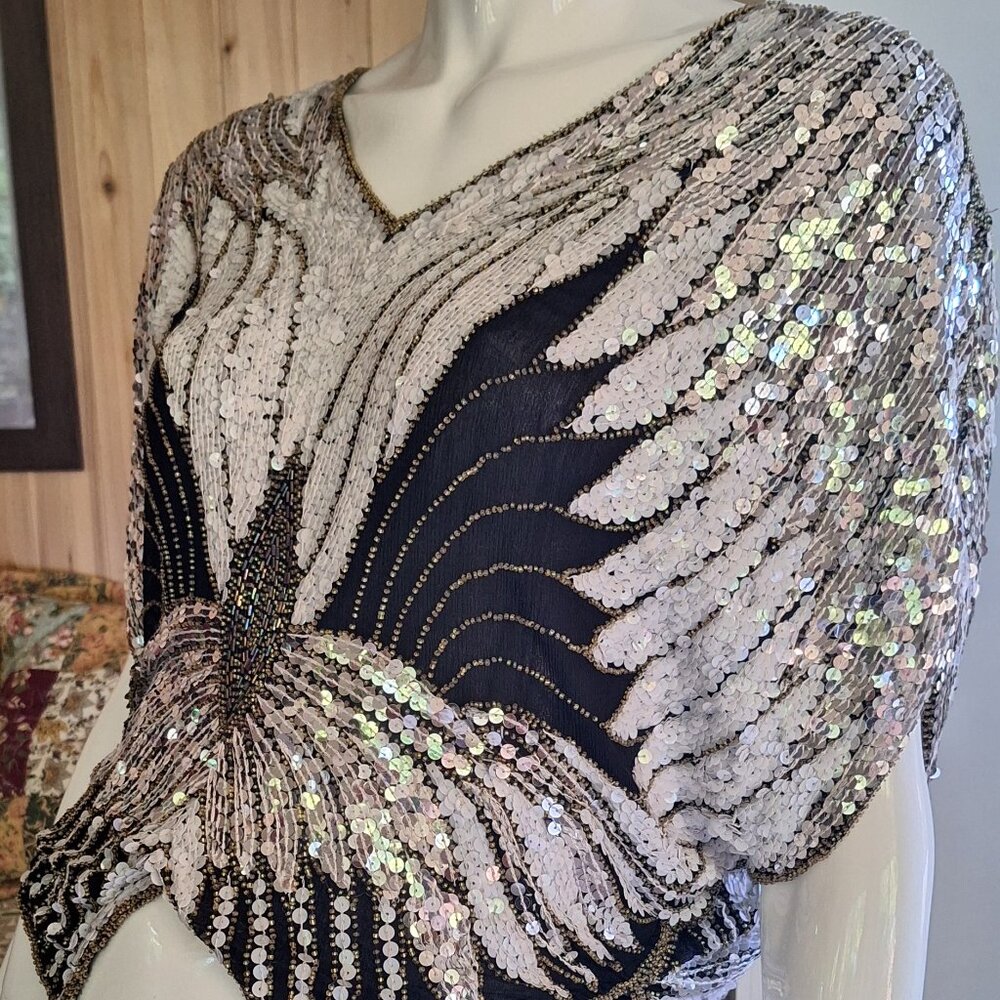 Gorgeous 100% Silk Butterfly Top w/sequins & beads. M size.